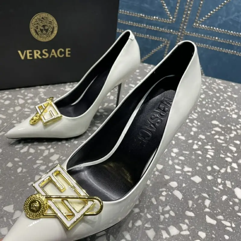 versace a talons hauts chaussures pour femme s_11b56011